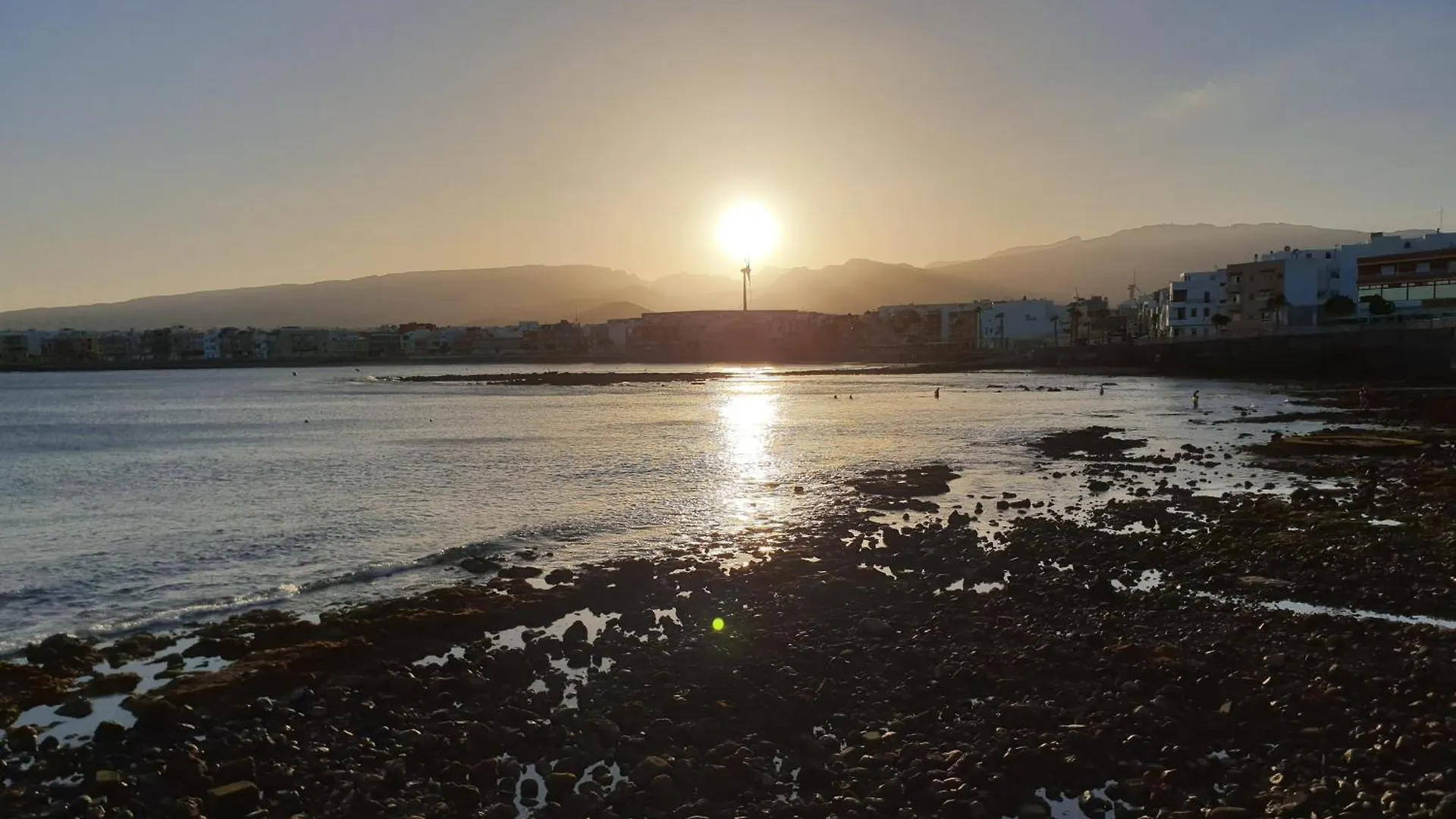 Arinaga Beach - Sea View & Terrace Apartment Spain